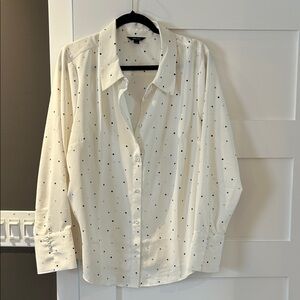 RW&CO. Ivory Button-Front Blouse with Blue Polka Dots
